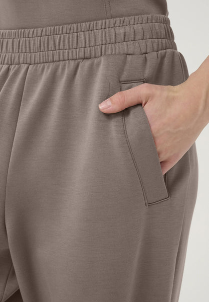 Chabrina Buxur - Iron