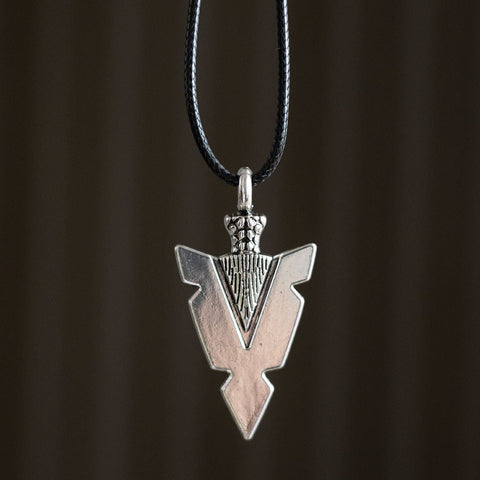 Hálsmen, Arrowhead Of Strength