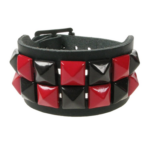 Pyramid Armband, 2row PVC svart & rautt