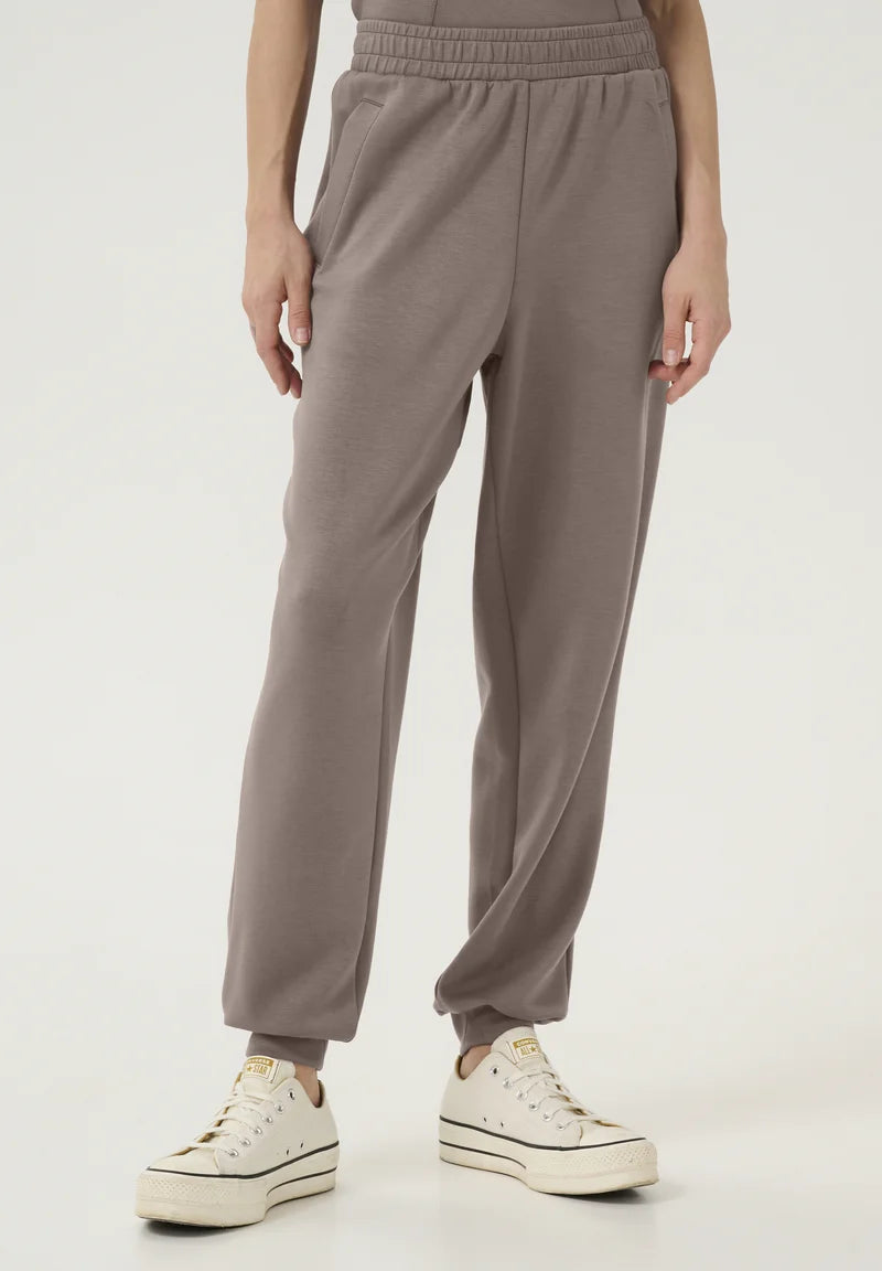 Chabrina Buxur - Iron