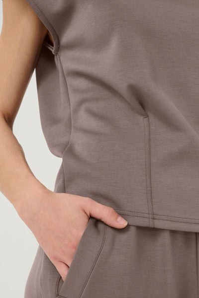 Chabrina Toppur - Iron